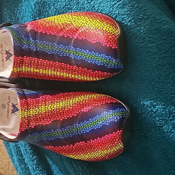 Clogs - Picture 2 of 3